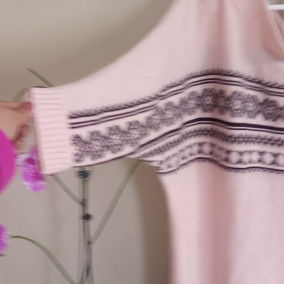 NEW YORK COMPANY - Picture 3 of 4